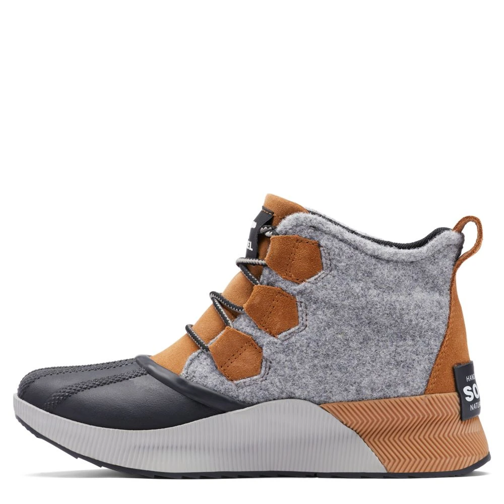 Sorel Women's Out N About III Classic Boot In Camel Brown/Black 5 Sorel Women's Out N About III Classic Boot In Camel Brown/Black - Image 3